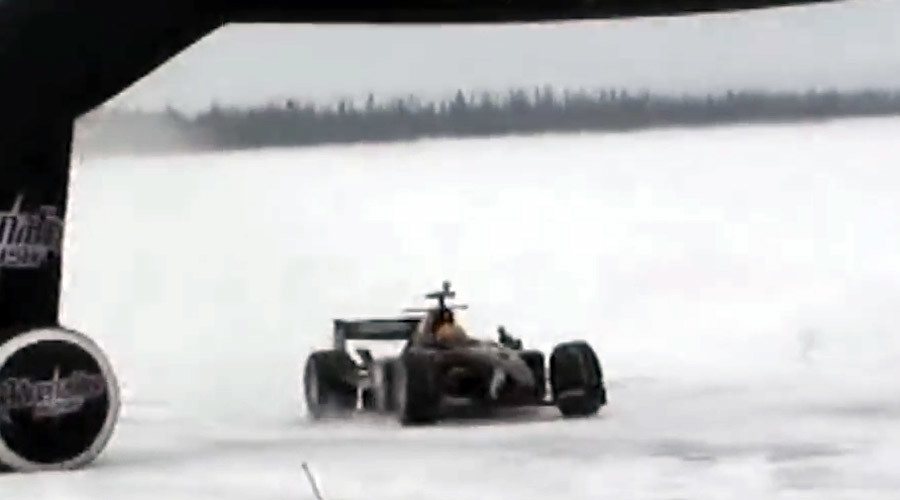 Russian racer sets double Guinness World Record on ice (VIDEO, PHOTOS)
