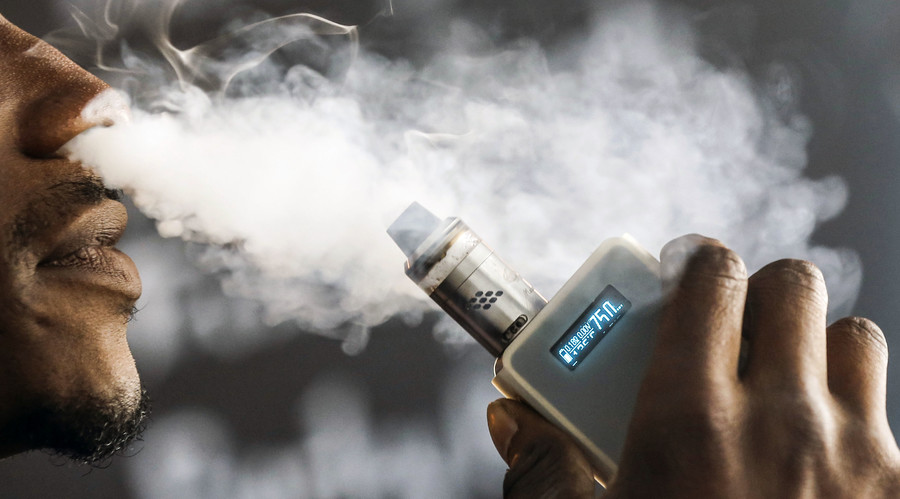 France moves to extend e-cigarette ban to cafes, restaurants and clubs