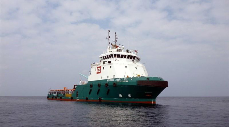Nigerian pirates threaten to kill captured Russian sailor