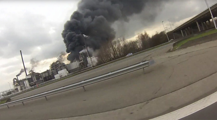 Huge explosion rocks waste treatment plant in Antwerp, Belgium (VIDEO PHOTOS)