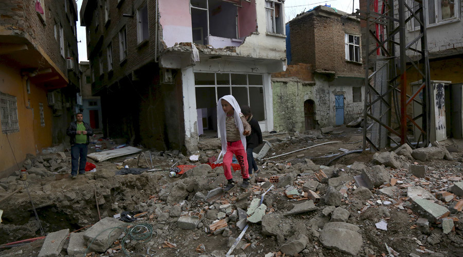 ‘7 blasts in 10 minutes’ rock pro-Kurdish city Diyarbakır embattled by Turkish forces