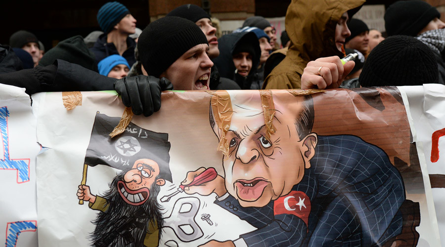 Most Russians oppose lifting of anti-Turkish sanctions, poll shows