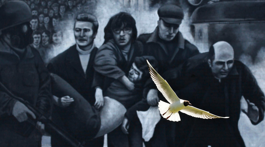 Bloody Sunday: UK paratroopers questioned over murder of 13 Irish civilians