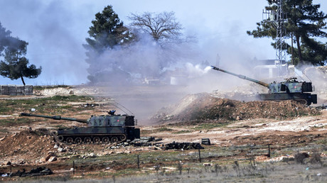 Turkish artillery near the town of Kilis in south-central Turkey fire across the Syrian border on February 16, 2016. © Bulent Kilic