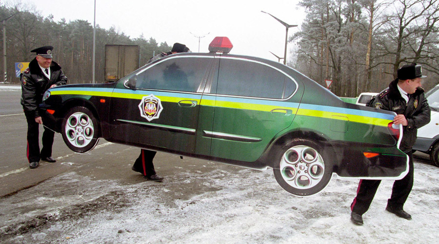 Kiev offers paid escort for Russian trucks in Ukraine