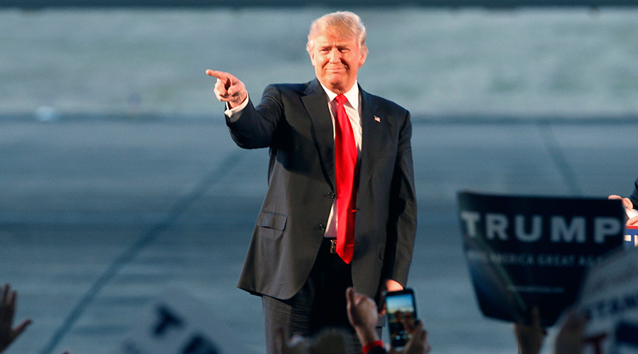 Trump strikes back at Romney, GOP establishment in 10 quotes