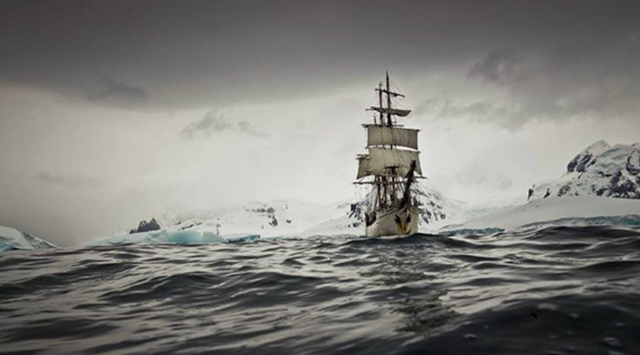 Photographer snaps epic South Pole journey aboard ship from 1911 (PHOTOS)
