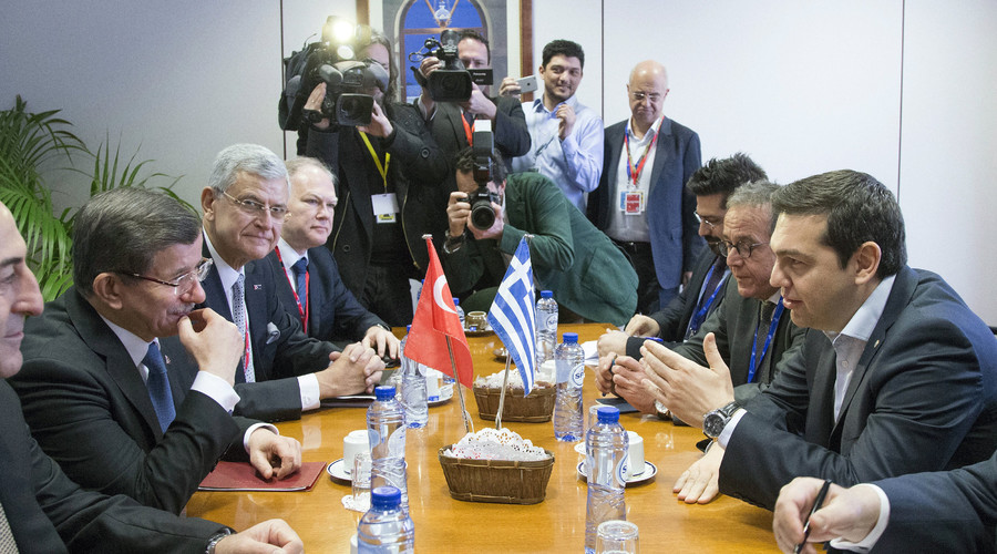 EU & Turkey leaders talk refugee crisis, freedom of press at Brussels summit