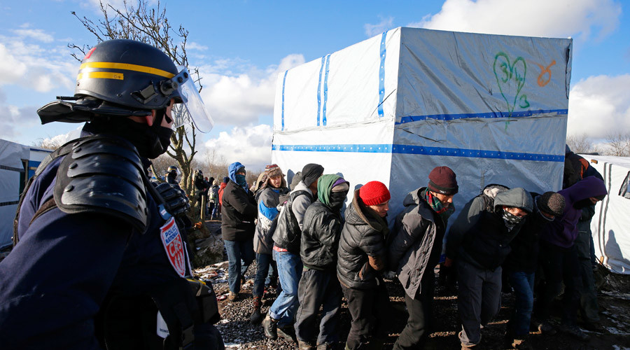 3,600 migrants reached Britain in 2015, forced to sleep on concrete floor in freight shed