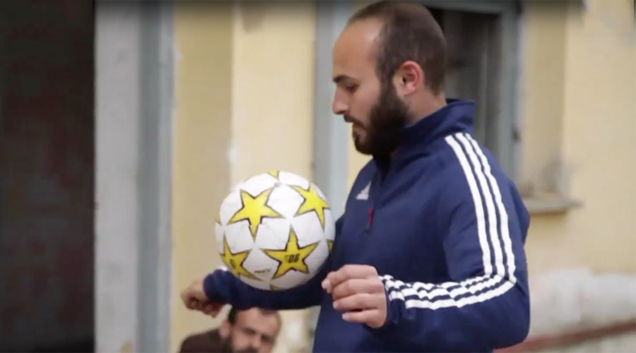 Syrian refugee footballer dreams of playing for Barcelona (VIDEO)