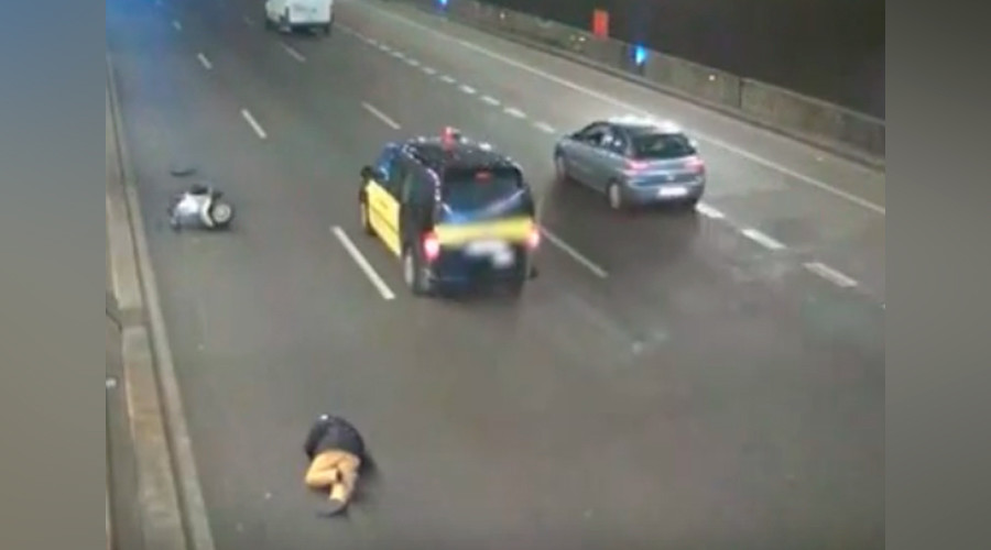 It pays to be kind: Taxi driver fined after failing to help fallen biker (VIDEO)