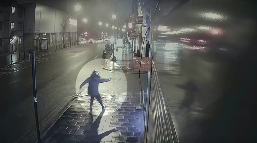 Shooting by gang in Brixton caught on CCTV (VIDEO)