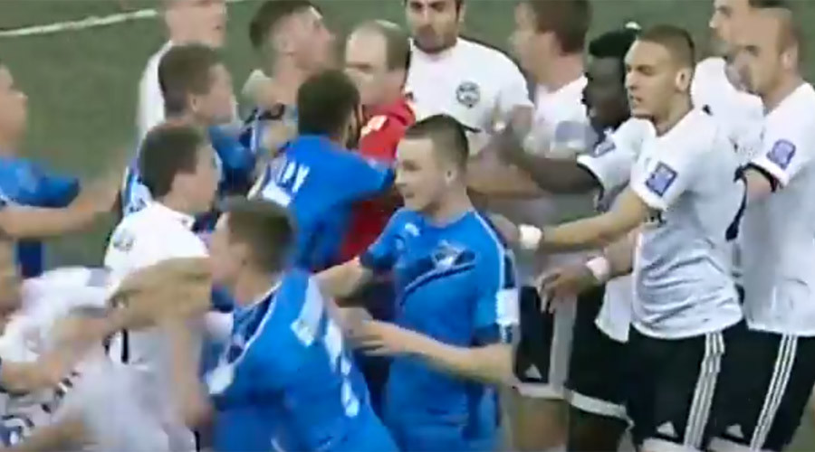 3 penalties, 2 red cards, and 1 mass brawl at Russian football match (VIDEO)