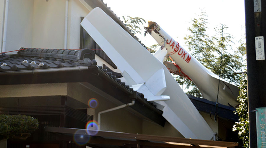 Glider crashes into houses in Chiba prefecture, Japan (PHOTOS)