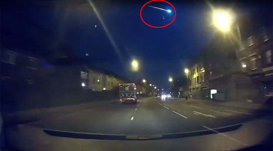 Meteor lights-up the skies over the UK green on St Patrick’s Day (VIDEO)