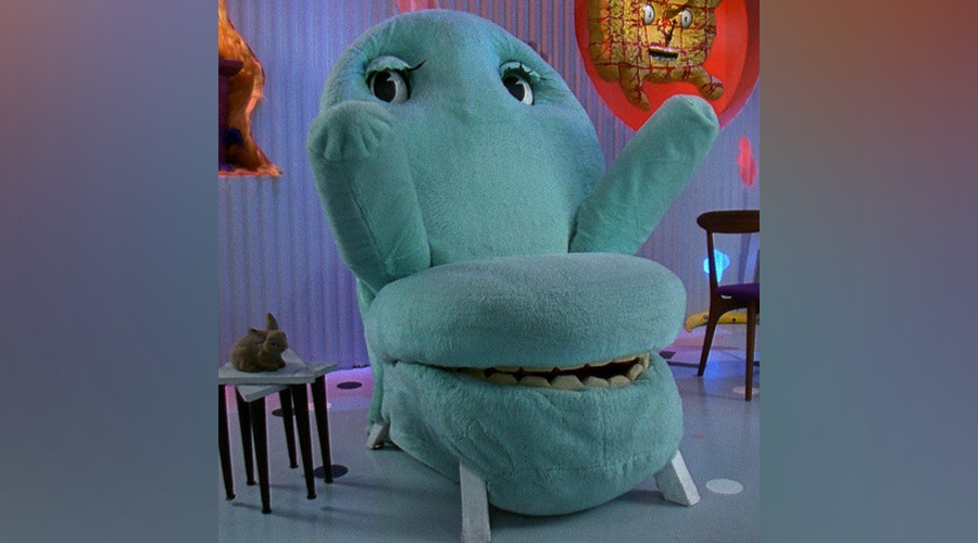 'I can’t stop eating my armchair': Woman admits strange addiction due to pica