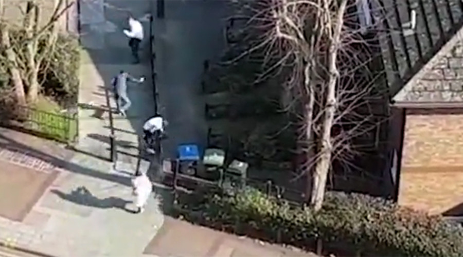 Gunman filmed shooting at teens in North London (VIDEO)