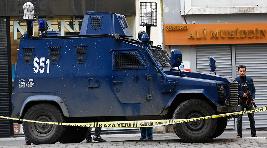 Suicide bombing in central Istanbul main shopping street kills 5, injures 36