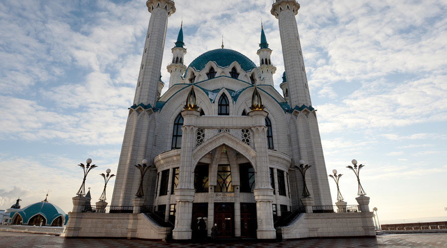 First Islamic bank opens in Russia