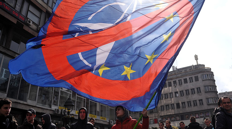 1,000s of Serbs march against NATO in Belgrade (VIDEO)