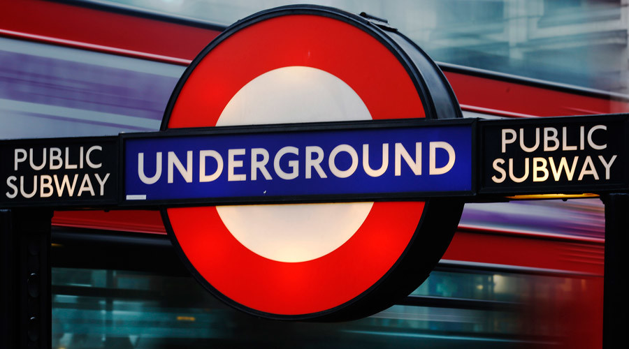 Islamophobe brands all Muslims ‘terrorists’ in shocking London train outburst (VIDEO)