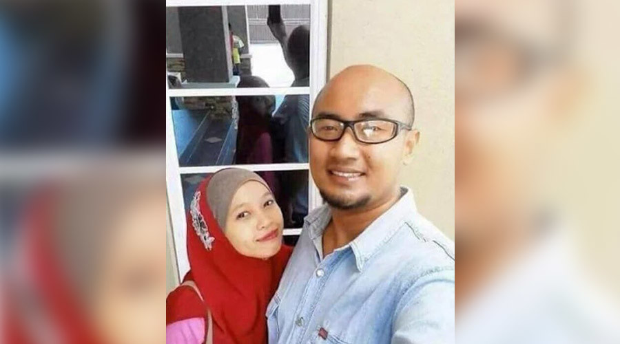 World’s creepiest selfie drives internet demented over ghostly apparition (POLL)