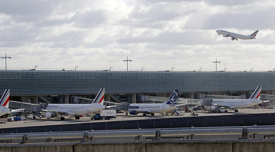 Child groups outraged after 8yo with fake docs kept in Paris airport for more than a week