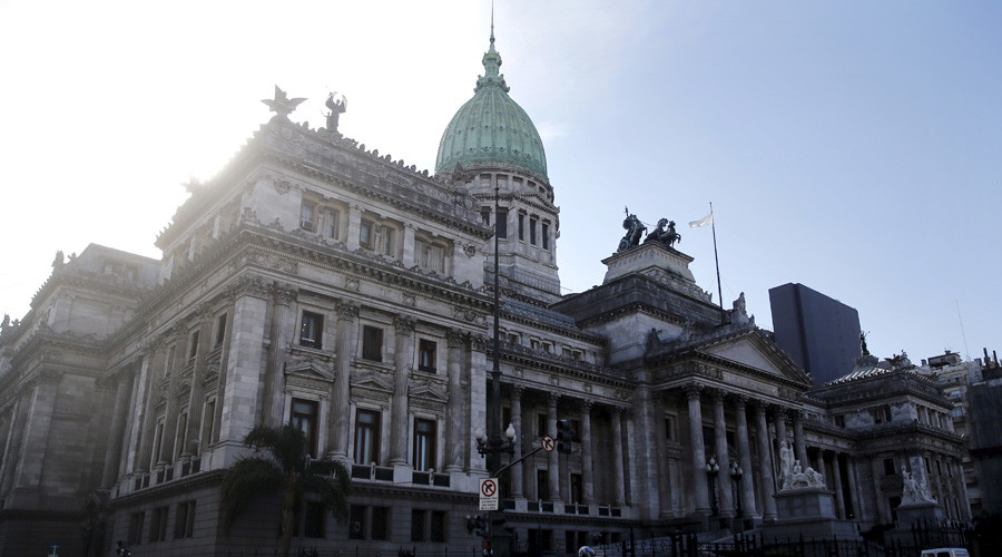 Argentina approves deal to end debt standoff with creditors