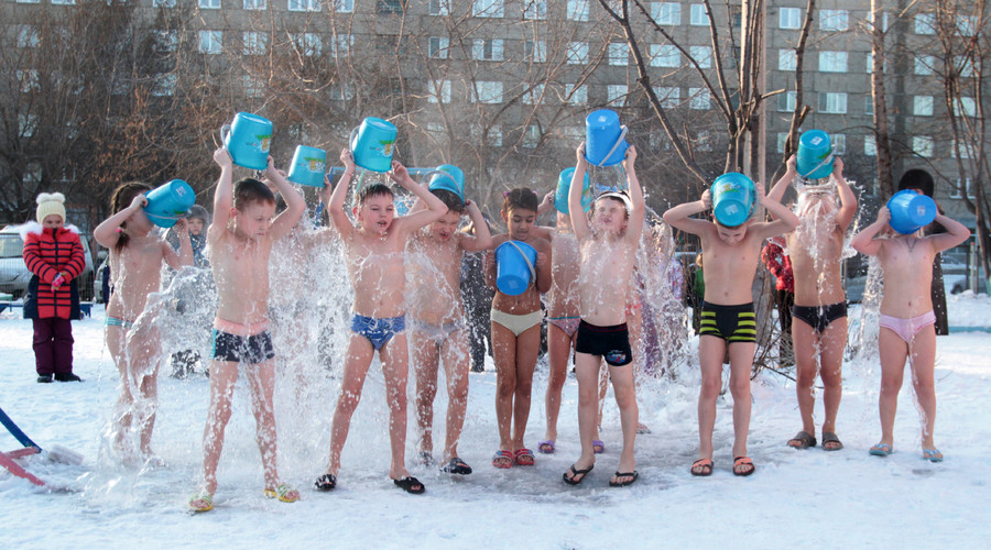 Russians confess to childishness & folly in April Fools’ poll