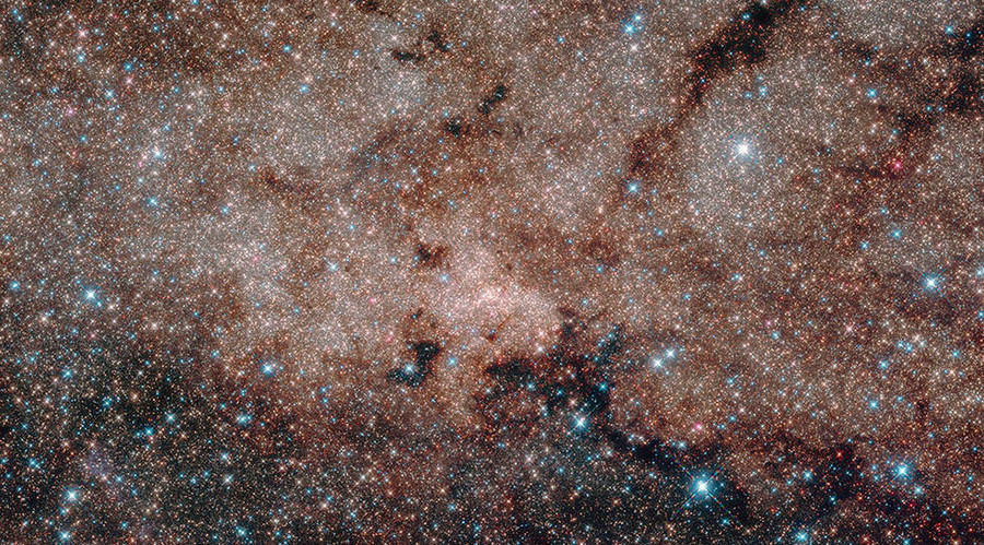 Journey to the center of the galaxy: Hubble shows new views of Milky Way (PHOTOS)
