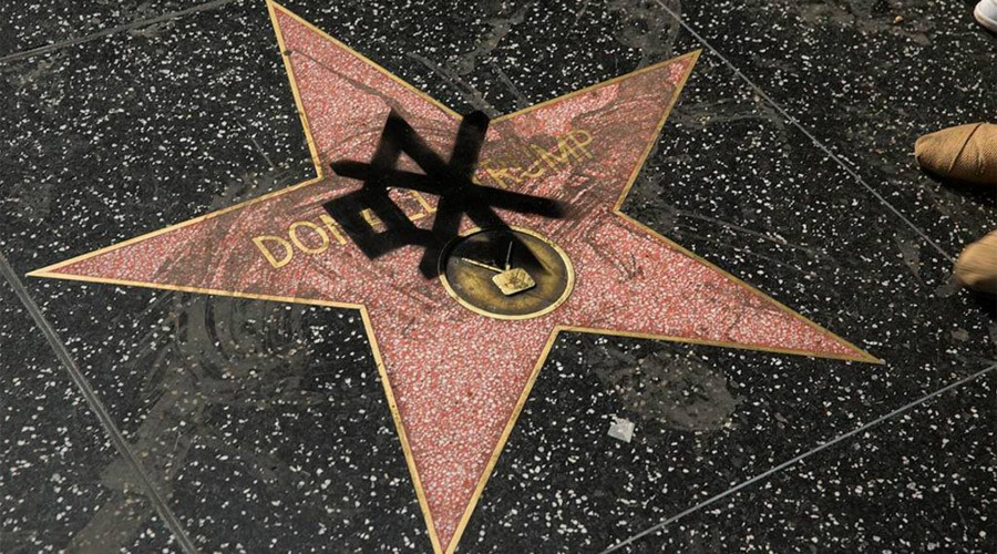 Resultado de imagem para donald trump hollywood star vandalized