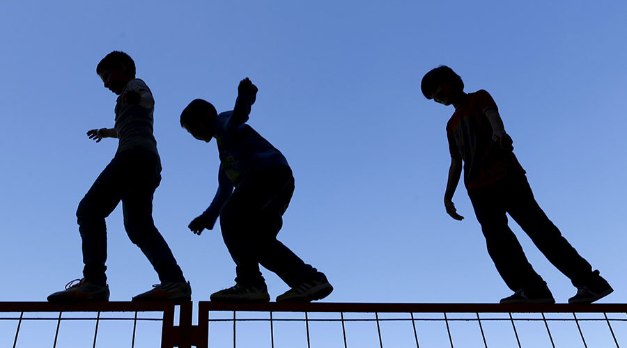 12,000 English children hospitalized in suicide attempts, self-harm