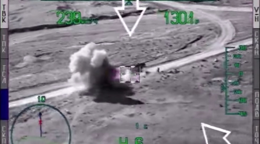ISIS vehicles hunted & destroyed by Russian Mi-28 helicopters in Syrian desert (MILITARY VIDEO)