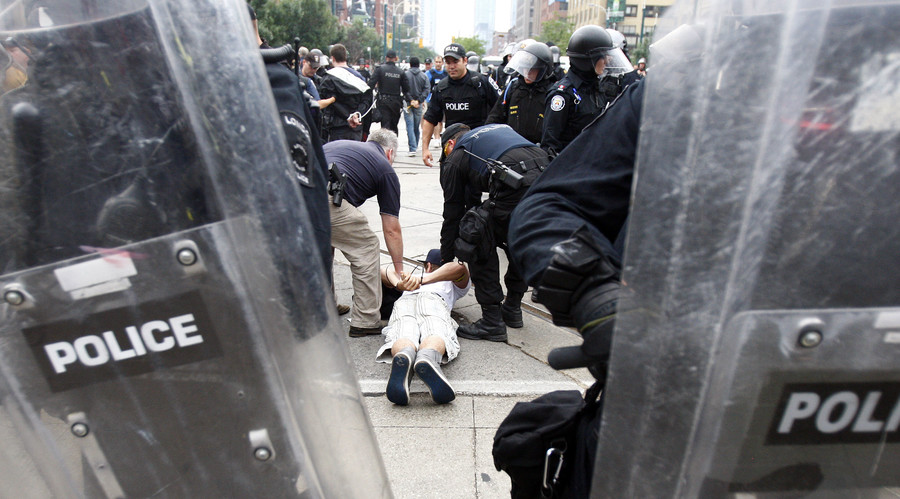 1,000+ people detained during Toronto G20 summit & kept at 'Torontonamo Bay' can sue police