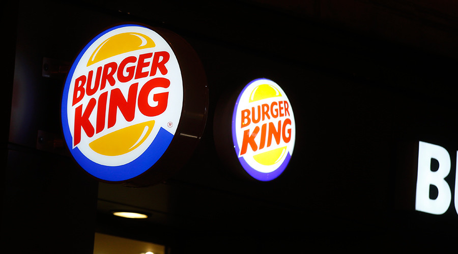 Whopper mistake: Prankster tricks Burger King staff into smashing windows (VIDEO)
