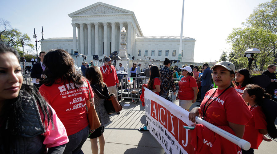Supreme Court justices clash over Obama’s immigration orders