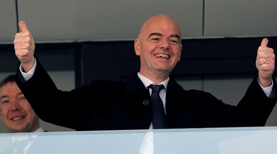 Thumbs-up from Infantino: FIFA boss praises World Cup preparations on 1st visit to Russia (VIDEO)