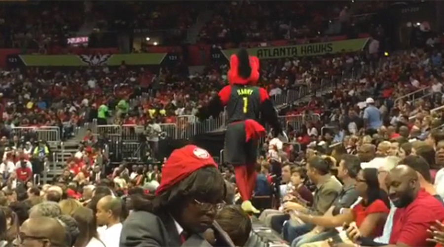 Crushing moment: Atlanta Hawks mascot slips on barrier (VIDEO)