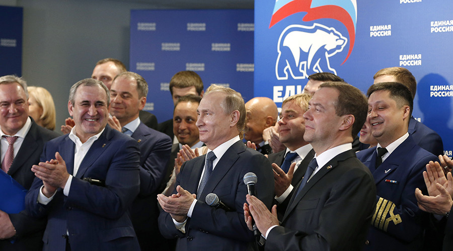 Putin meets United Russia candidates, urges honest competition at primaries