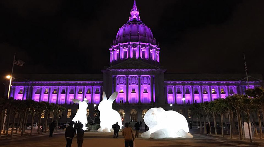 Purple pain: Landmarks across globe light up in fitting Prince tributes (PHOTOS, VIDEO)