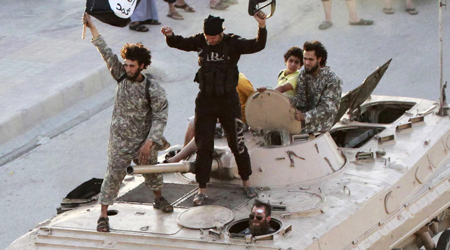 70 high-threat jihadists have returned to Britain, as terrorists slip through border checks