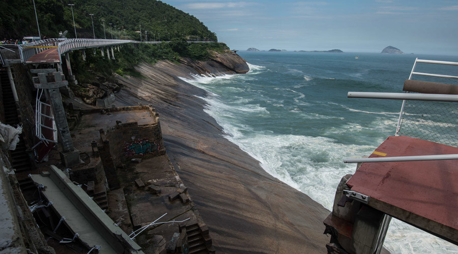 Rio Olympics cycle path smashed by wave, killing 2 (VIDEOS)
