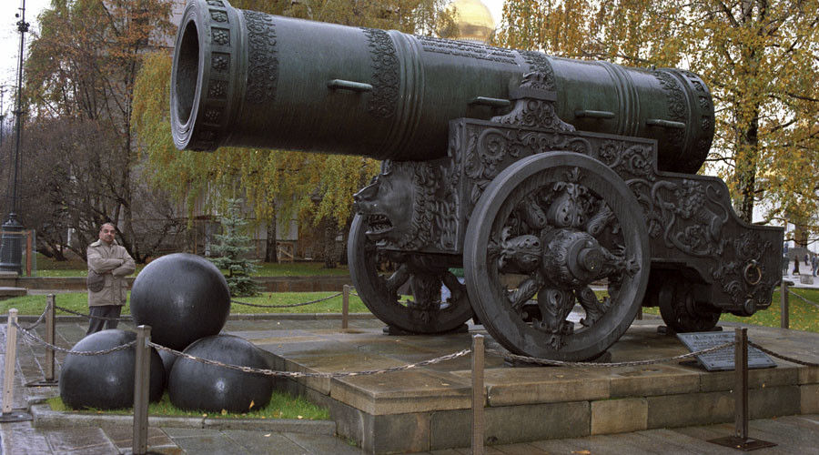 Defend your Kalashnikov: Lawmakers ponder protection for unofficial symbols of Russia