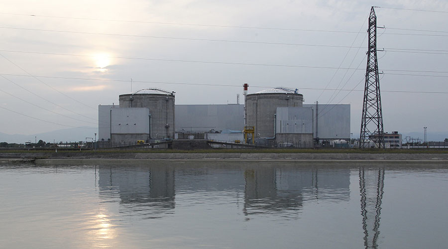 Hollande vows to shut down France’s oldest nuclear power plant