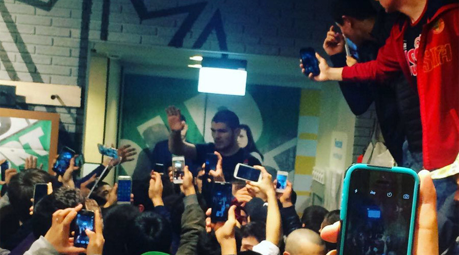 MMA fans destroy Reebok store at Khabib Nurmagomedov autograph session in Moscow (PHOTOS, VIDEO)