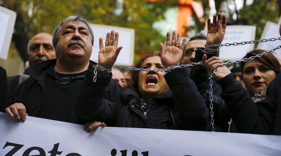 Turkish journalist detained & interrogated over pro-Kurdish tweets