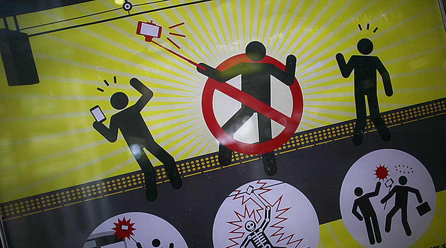 Fatal misclick: Indian teen shoots himself in head while taking selfie with father’s gun