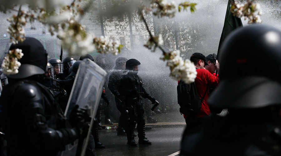 May Day rallies turn violent in Europe, Turkey as police & protesters clash (VIDEOS)