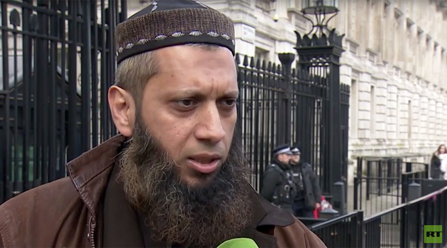 Muslim cleric branded ISIS supporter by Cameron demands apology