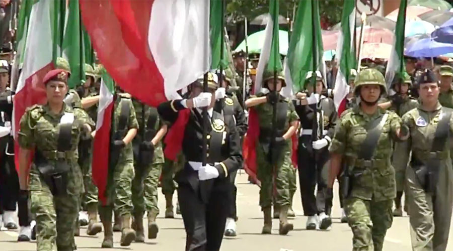 Mexico celebrates victory over the French with military ceremony